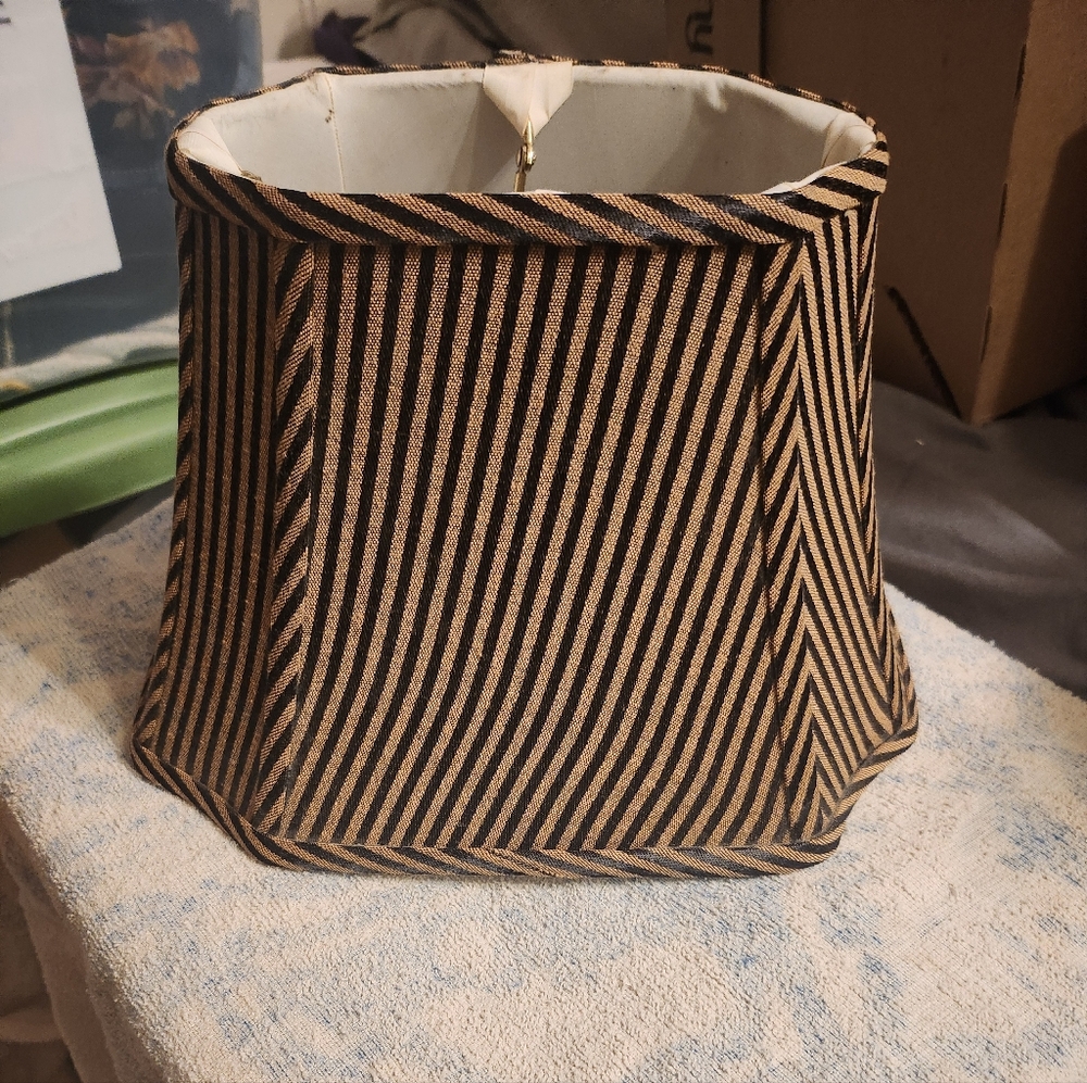 Lamp shade
